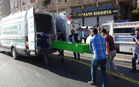 TIR 70 metre sürükledi: Feci şekilde hayatını kaybetti! - Resim: 2