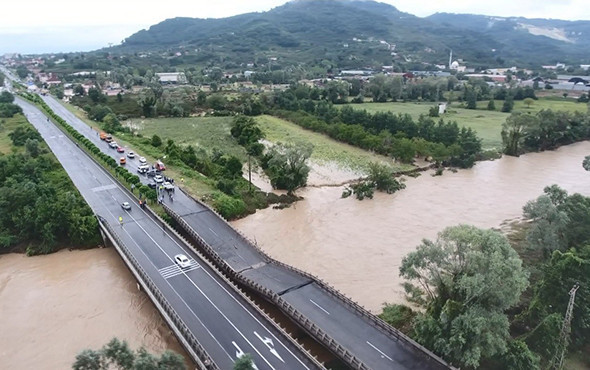 Ünye’deki sel dehşeti kameraya böyle yansıdı! - Resim: 1