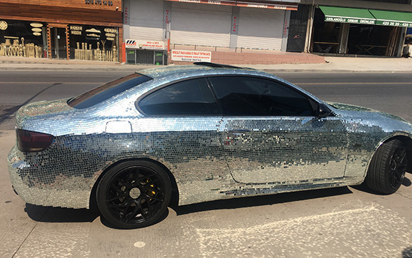 Lüks otomobili aynayla kapladılar! - Resim: 4