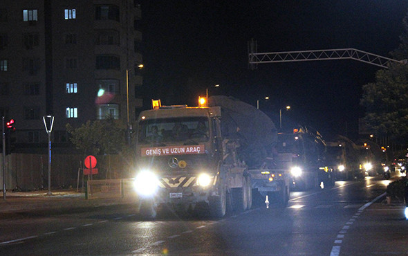 Kilis'ten İdlib sınırına obüs ile tank sevkıyatı! - Resim: 1