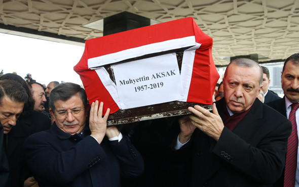 AK Parti Erzurum Milletvekili Aksak son yolculuğuna böyle uğurlandı - Resim: 2