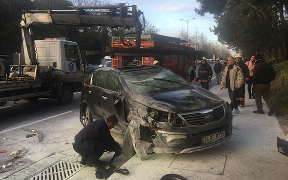 Ambulansa çarpıp takla attı: Yaralılar var! - Resim: 1