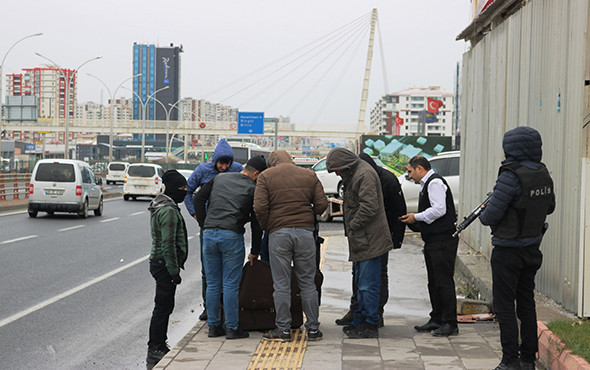 Muavinin dikkatsizliği bomba paniğine neden oldu! - Resim: 3