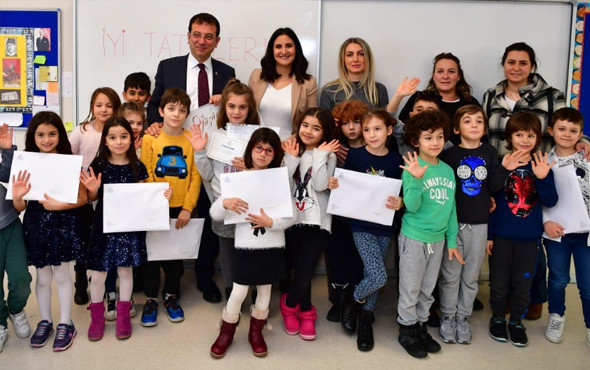 Ekrem İmamoğlu ve eşi çocuklarının karne törenine eşlik etti - Resim: 3