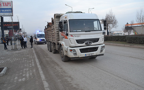 Çok acı görüntü: Kamyon Suriyeli genci ezdi! - Resim: 3