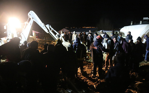Van'da ahır çöktü: Onlarca koyun telef oldu! - Resim: 1