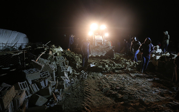 Van'da ahır çöktü: Onlarca koyun telef oldu! - Resim: 2