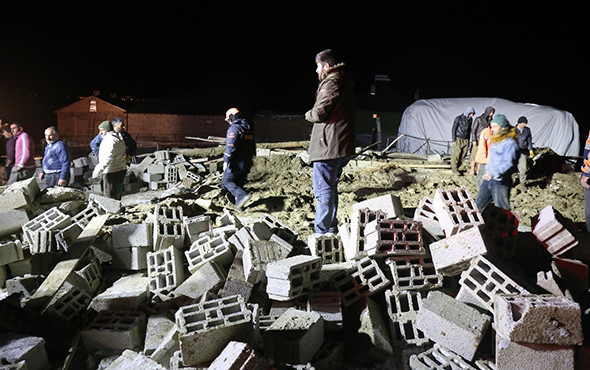 Van'da ahır çöktü: Onlarca koyun telef oldu! - Resim: 3