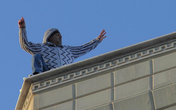 İntihara kalkışan kişiyi İl Emniyet Müdürü ikna etti! - Resim: 1