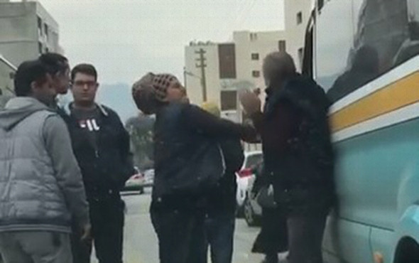 Minibüsçüyü tekme tokat döven kadın kamerada! - Resim: 1