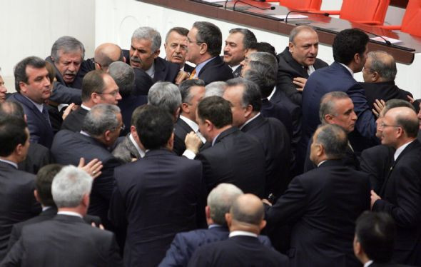 Meclis'teki son kavgadan kareler - Resim: 4