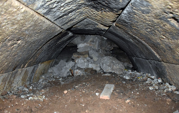 Camide yüz yıllık gizli tünel - Resim: 2