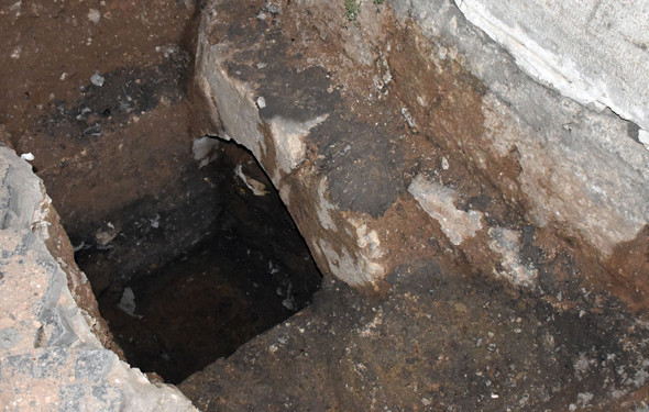 Camide yüz yıllık gizli tünel - Resim: 3