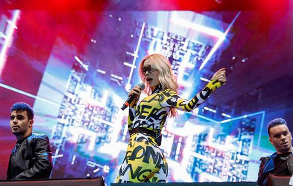 Aleyna kıyafetine servet ödedi! - Resim: 3