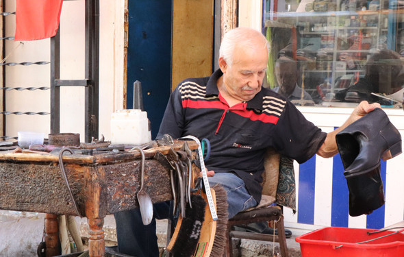 Ayakkabı ustasının ilginç arşivi ! - Resim: 3