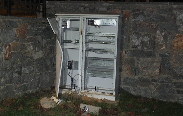 Parkta ölüm oyunu! Elektrik akımına kapıldı - Resim: 4