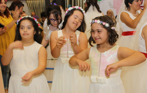  Mutululuk size çok yakışıyor  Down sendromlu genç kızlara özel düğün - Resim: 4