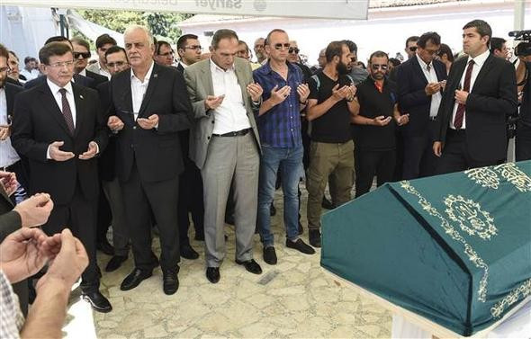 Şerif Mardin'in cenazesi Davutoğlu tabutuna omuz verdi - Resim: 4