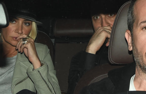 Flaşlar patlayınca panikledi! Sıla, Okan Can Yantır ile yakalandı - Resim: 4