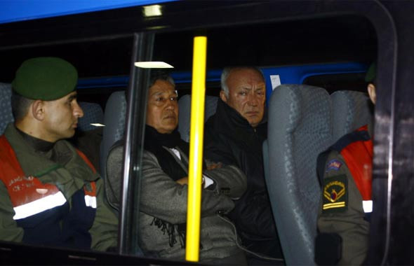 Balyoz sanıkları böyle görüntülendiler - Resim: 3