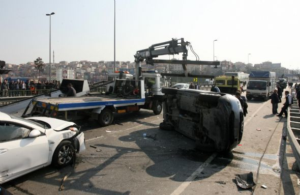 E5'te 11 araç birbirine girdi! - Resim: 1