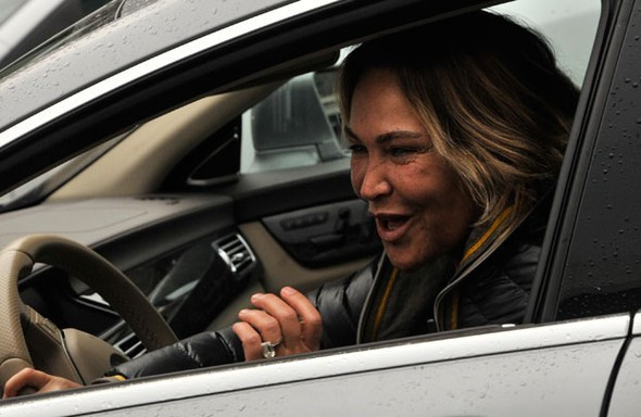 Hülya Avşar'ın terliğine bakın hem de kürklü! - Resim: 2