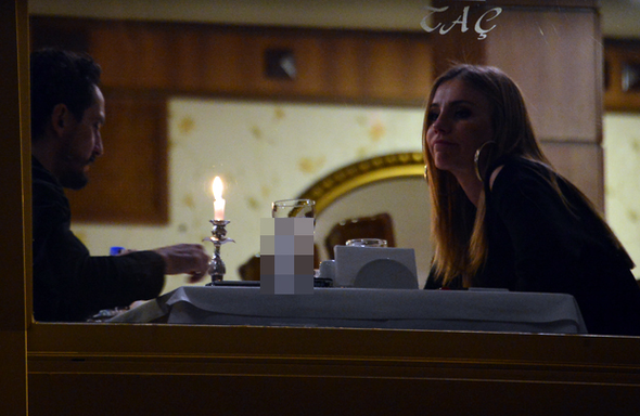 Tuncay Şanlı, sarışın spikerle yakalandı! Flaşlar patlayınca panikledi - Resim: 1