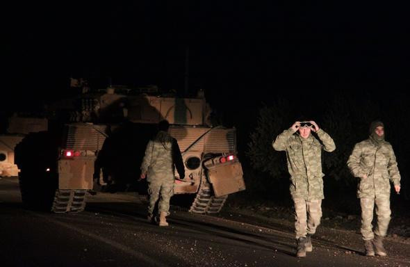 Kilis’ten Suriye sınırına  tank sevkiyatı yapıldı - Resim: 1