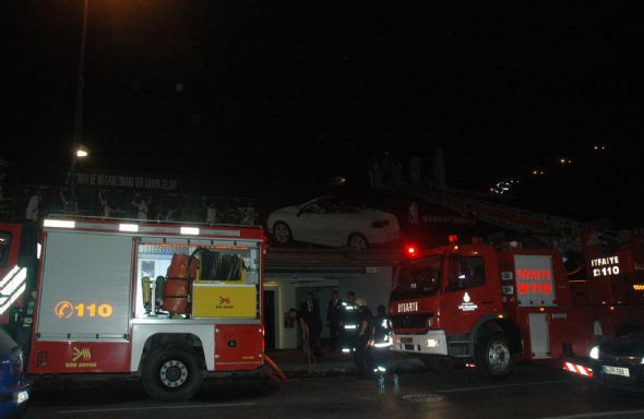 Ünlü gece kulübünde yangın şoku! - Resim: 2