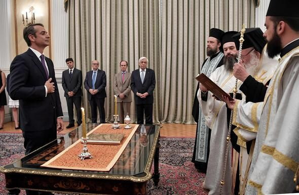 Yunanistan Başkanı Kiriakos Miçotakis dini törenle görevi devraldı - Resim: 1