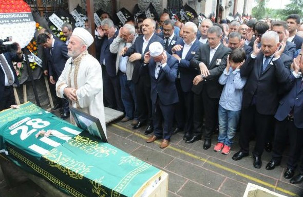 AK Parti Giresun İl Başkanı Tütüncü son yolculuğuna uğurlandı - Resim: 3