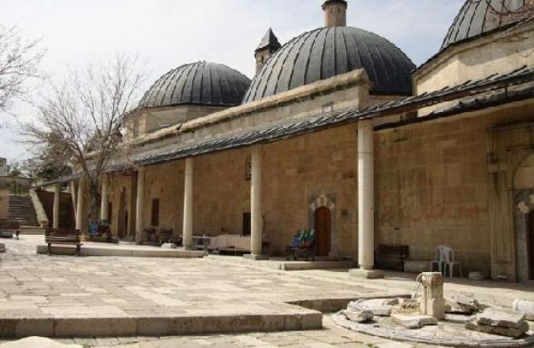 Türbenin üstüne öyle birşey yaptılar ki.. - Resim: 1