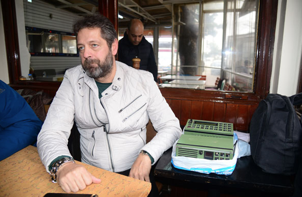 Nereden nereye! Ünlü şarkıcıya büyük şok perişan halde - Resim: 1