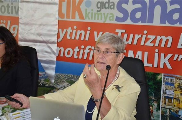 Canan Karatay zeytinyağını bir dikişte içti! - Resim: 2