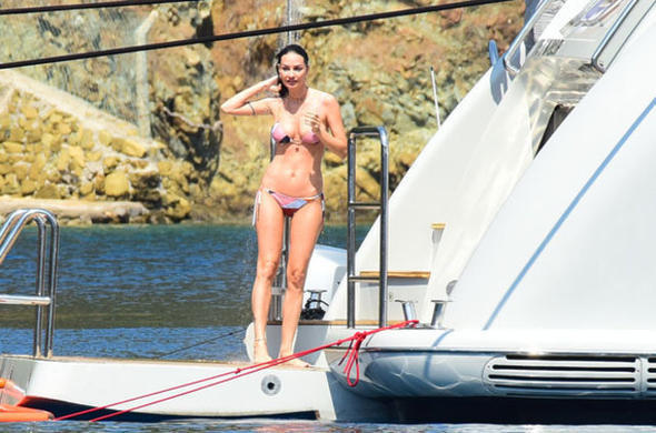 Yasemin Özilhan fit görüntüsüyle nefes kesti! - Resim: 1