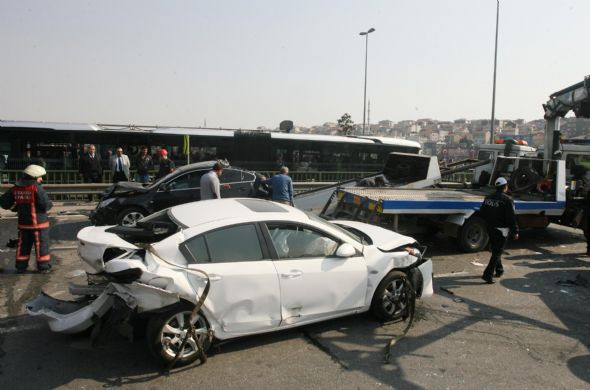 E5'te 11 araç birbirine girdi! - Resim: 2