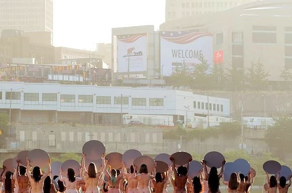 Donald Trump'a karşı çırılçıplak meydana çıkıp... - Resim: 4