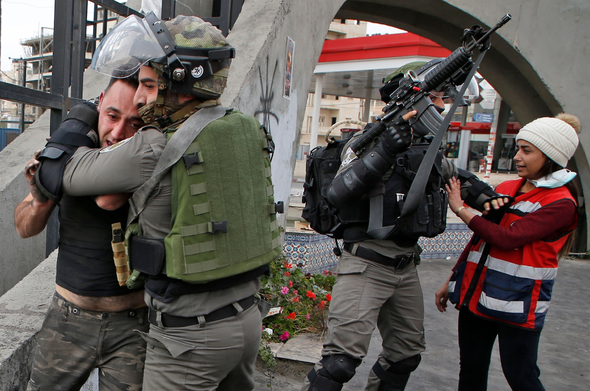 BM tokadı İsrail'i kudurttu! Cuma namazına saldırdılar... - Resim: 2