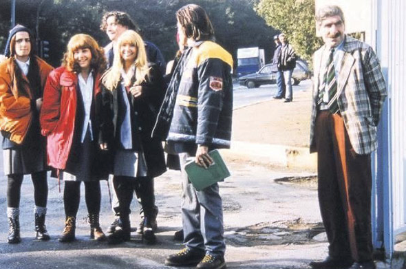 Yonca Evcimik'ten büyük ayıp: O kim ya? - Resim: 2