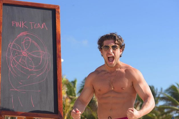 İngiltere'nin Kısmetse Olur'u skandal! Yayında ilişki yaşıyorlar bir de Türk var - Resim: 4