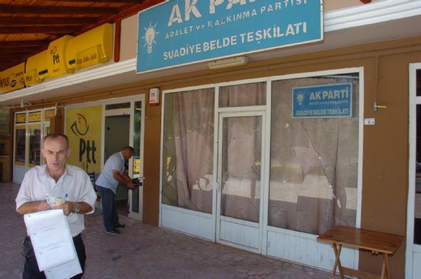 Ak Parti binasına saldırı - Resim: 3
