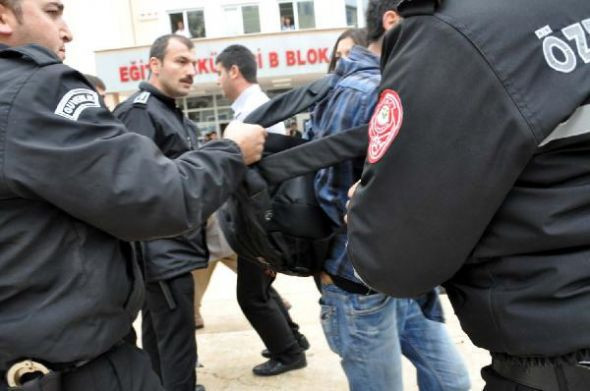 Özel güvenlikçiyi sıcak çayla haşladılar! - Resim: 1