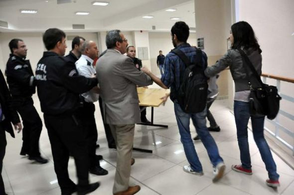 Özel güvenlikçiyi sıcak çayla haşladılar! - Resim: 4