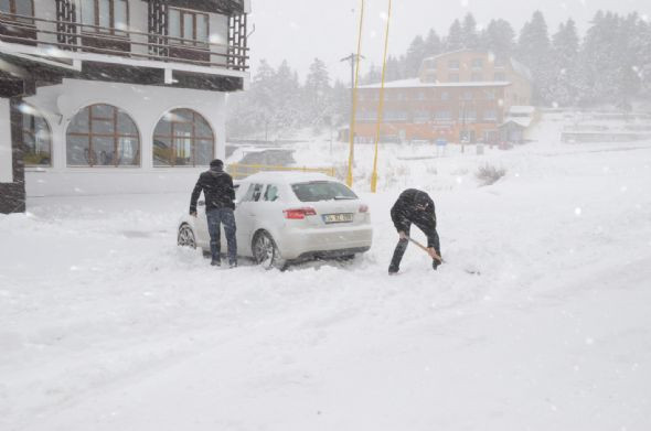 Uludağ'da kar 20  santimetreye ulaştı - Resim: 2