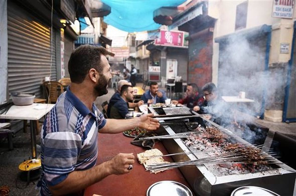 Uçakla gelip ciğer yeyip gidiyorlar - Resim: 1