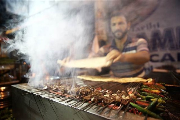 Uçakla gelip ciğer yeyip gidiyorlar - Resim: 3