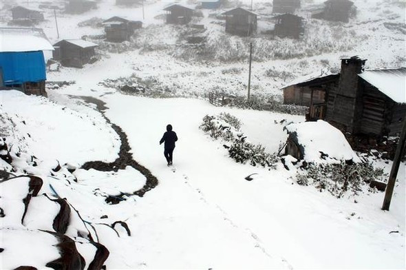 Kar şiddetli geldi aniden böyle bastırdı! - Resim: 3