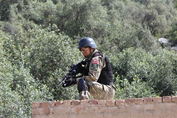 Ömer Halisdemir'in ilk kez yayınlanan fotoğrafları tatbikatta... - Resim: 2