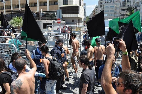 Herkes bir anda soyunmuştu! Polis o anı anlattı - Resim: 3