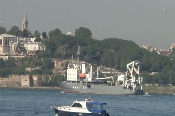 Rus gemisi Boğaz'dan böyle geçti! Kamufle etti ama... - Resim: 3